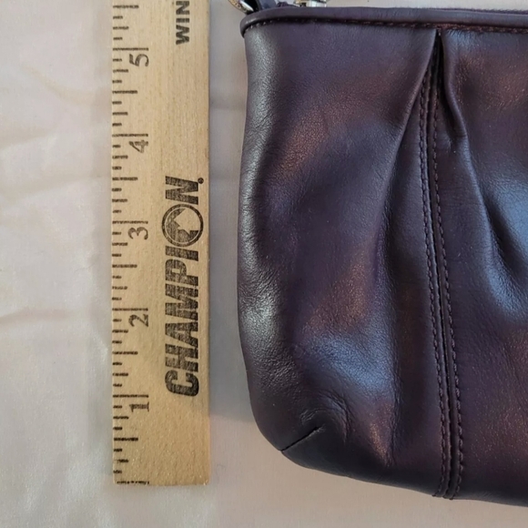 💙COACH Colette Pleated Smooth Leather Zip Top Wristlet in Midnight Blue ✨️NWOT - Picture 11 of 14